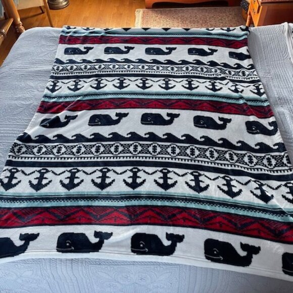VINEYARD VINES Fair Isle Fleece Blanket Throw Navy Red White Whale Print - Picture 3 of 11